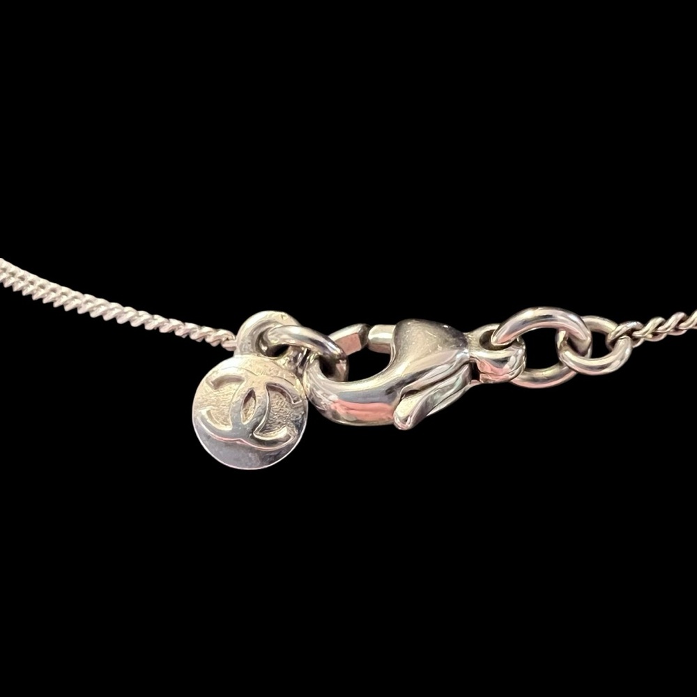 CHANEL Silver Necklace with Clover Rhinestone Pendant - Picture 6 of 8